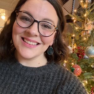 Meet your Posher, Elizabeth